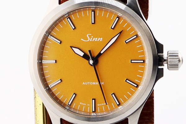 ジン　５５６　シトリンイエロー文字盤　表面拡大