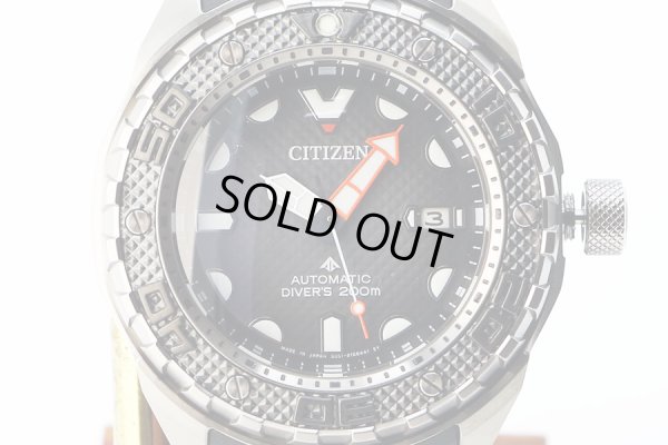 シチズン　プロマスター　メカダイバー２００　ＮＢ６００４－０８Ｅ　グレー文字盤　表面拡大