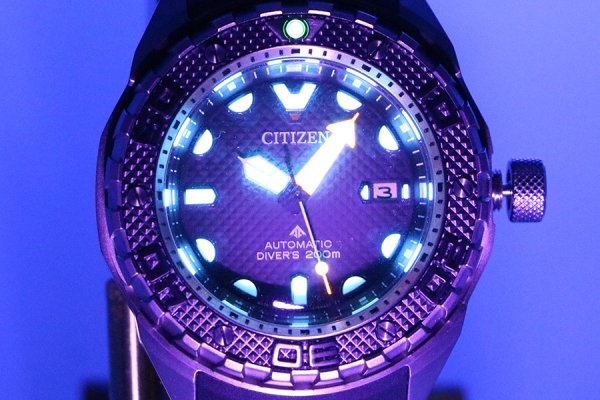 シチズン　プロマスター　メカダイバー２００　ＮＢ６００４－０８Ｅ　グレー文字盤　ライト