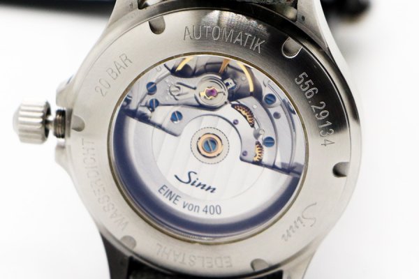 ジン　５５６　シトリンイエロー文字盤　裏面拡大