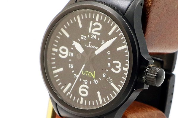 ジン　８５６Ｓ　ＵＴＣ　黒文字盤　サイド拡大