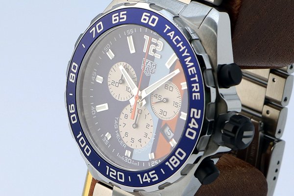 タグホイヤー　フォーミュラー１　クロノグラフ　ＣＡＺ１０１Ｎ　青ストライプ文字盤　サイド拡大