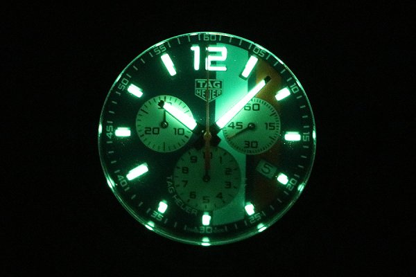 タグホイヤー　フォーミュラー１　クロノグラフ　ＣＡＺ１０１Ｎ　青ストライプ文字盤　ライト暗闇