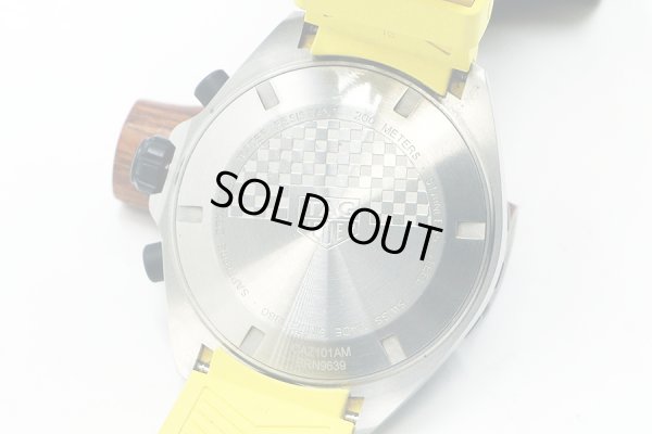 タグホイヤー　フォーミュラー１　クロノグラフ　ＣＡＺ１０１ＡＭ　黄色文字盤　裏面拡大