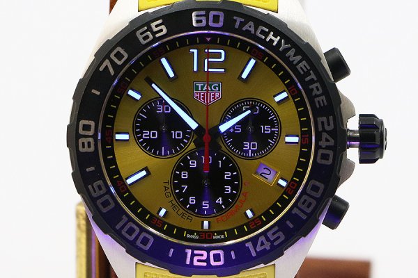 タグホイヤー　フォーミュラー１　クロノグラフ　ＣＡＺ１０１ＡＭ　黄色文字盤　ライト