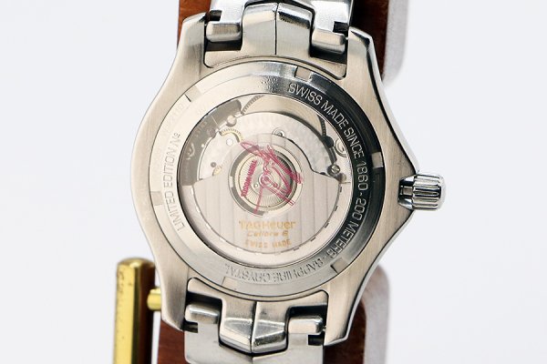 タグホイヤー　リンク　ＷＪＦ２１１Ｄ　黒文字盤　紫リング　タイガーウッズ限定　裏面拡大