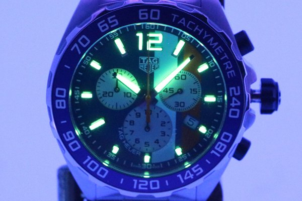 タグホイヤー　フォーミュラー１　クロノグラフ　ＣＡＺ１０１Ｎ　青ストライプ文字盤　ライト