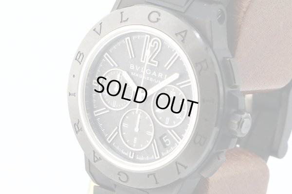 ブルガリ　ディアゴノマグネシウム クロノ ＤＧ４２ＳＭＣ　ＣＨ　黒文字盤　サイド拡大