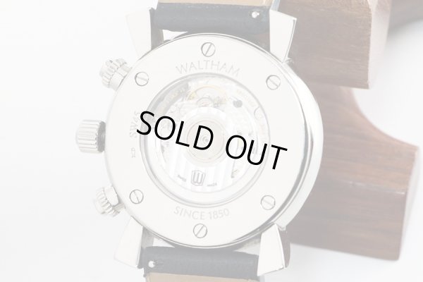 ウォルサム　フィダルゴ　クロノグラフ　黒文字盤　白リング　裏面拡大