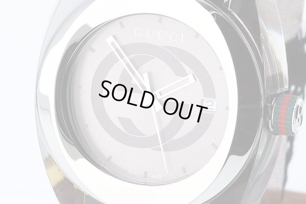 グッチ　ＳＹＮＣ（シンク）　ＹＡ１３７．１　銀文字盤　表面拡大