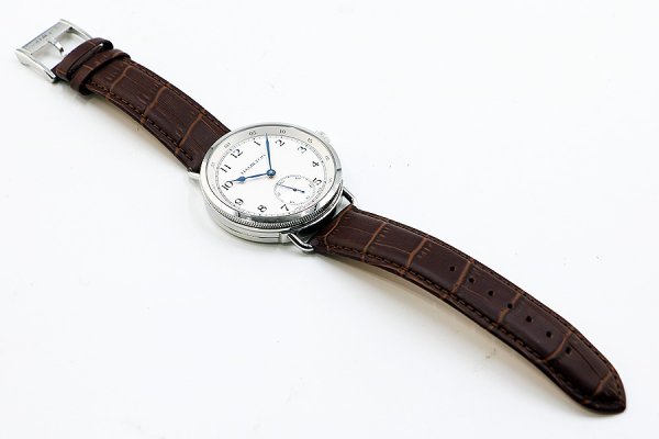 ハミルトン　カーキ　ネイビーパイオニア　Ｈ７８７１９５５３　銀文字盤　革ベルト状態　表面