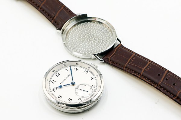 ハミルトン　カーキ　ネイビーパイオニア　Ｈ７８７１９５５３　銀文字盤　外したイメージ