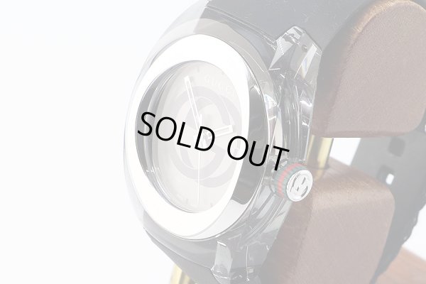 グッチ　ＳＹＮＣ（シンク）　ＹＡ１３７．１　銀文字盤　サイド拡大