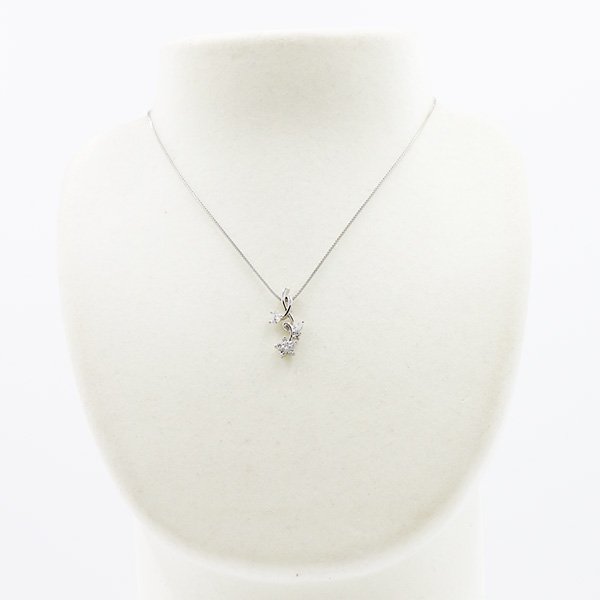 PT850/900 ダイアイリペンダントネックレス 0.35ct 4.90g　装着イメージ
