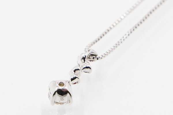 K18WG ダイアイリペンダントネックレス 0.21ct 0.05ct 2.30g　裏面