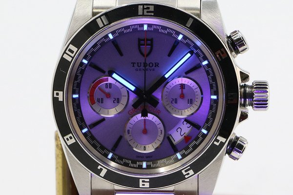 チューダー　２０５３０Ｎ　グランツアー　クロノグラフ　銀文字盤　ライト