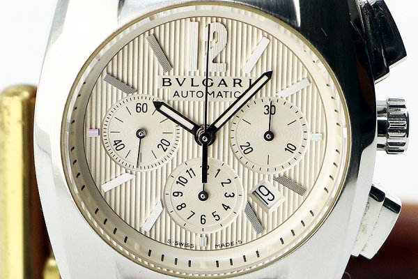 ブルガリ　エルゴン　クロノグラフ　ＥＧ３５ＳＣＨ　銀文字盤　表面拡大
