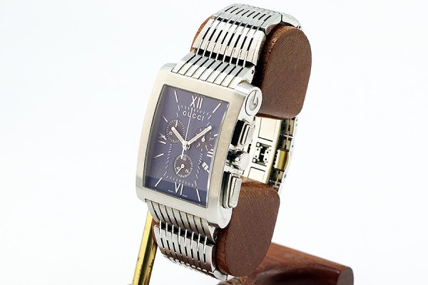 グッチ　Ｇメトロ　クロノグラフ　８６００Ｍ　紺文字盤　サイド