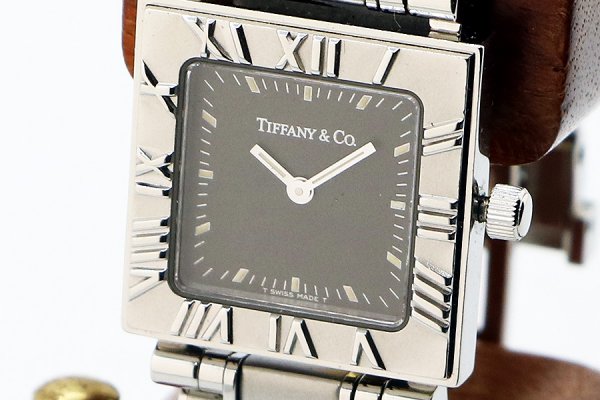 ティファニー　アトラス　スクエア　グレー文字盤　表面拡大