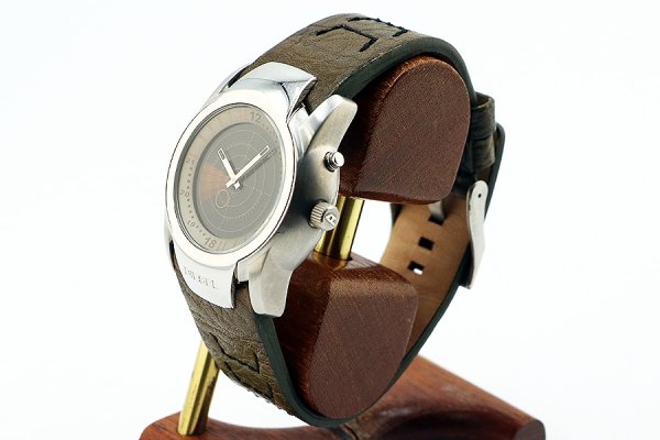 ディーゼル　ＤＺ４０２７　レーダー文字盤　サイド