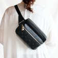 ルイ・ヴィトン　バムバッグ・アウトドア M30245　掛けたイメージ
