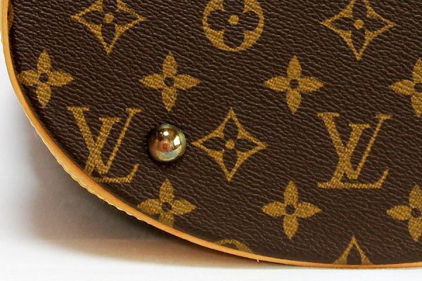ルイ・ヴィトン　プチ・バケット M42238　底拡大