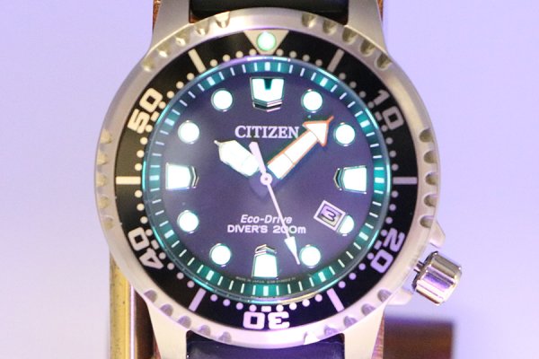 シチズン　プロマスター　ダイバー２００ｍ　ＢＮ０１５６－０５Ｅ　黒文字盤　ライト