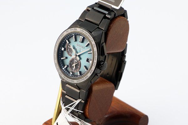 セイコー　アストロンネクスター  ＳＢＸＹ０５７  緑文字盤　サイド