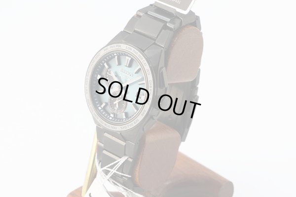 セイコー　アストロンネクスター  ＳＢＸＹ０５７  緑文字盤　サイド