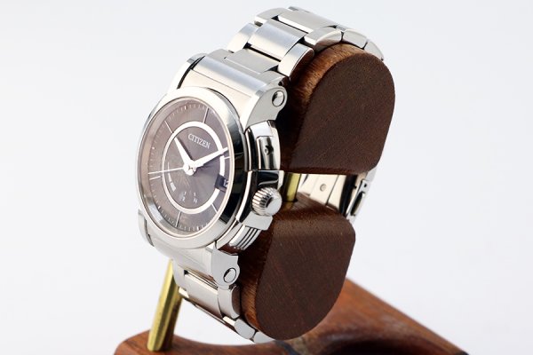 シチズン　シリーズエイト　８０１　ＣＧＮ７２－００１１　黒文字盤　サイド