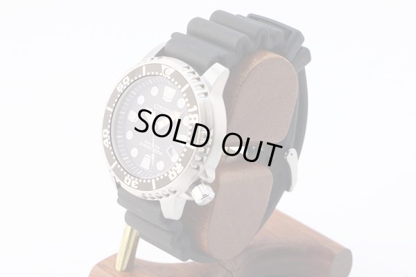 シチズン　プロマスター　ダイバー２００ｍ　ＢＮ０１５６－０５Ｅ　黒文字盤　サイド