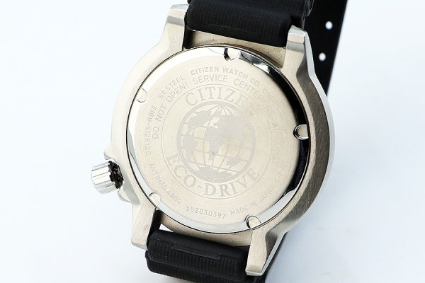 シチズン　プロマスター　ダイバー２００ｍ　ＢＮ０１５６－０５Ｅ　黒文字盤　裏面拡大