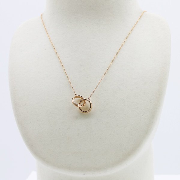 ティファニー　750PG アトラスX クローズドインターロッキングネックレス 5.70g　装着イメージ