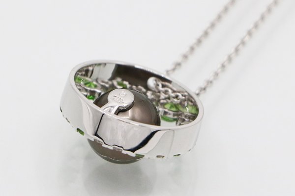 ミキモト　K18WG ブラックパールデマントイドガーネットダイアイリペンダントネックレス 9.30mm 9.60g　裏面