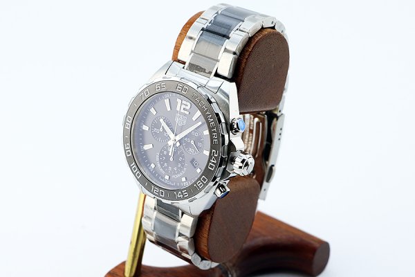 タグホイヤー　フォーミュラー１　クロノグラフ　ＣＡＺ１０１１　黒文字盤　サイド