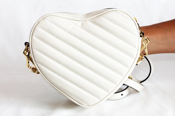 グッチ　インターロッキングG ショルダーバック 751628 525040 ホワイト　裏面