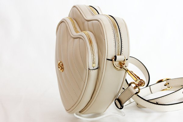 グッチ　インターロッキングG ショルダーバック 751628 525040 ホワイト　サイド