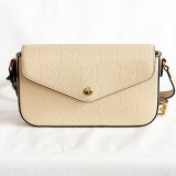 グッチ　GGスーパーミニ ショルダーバック 772794 2149 ベージュ