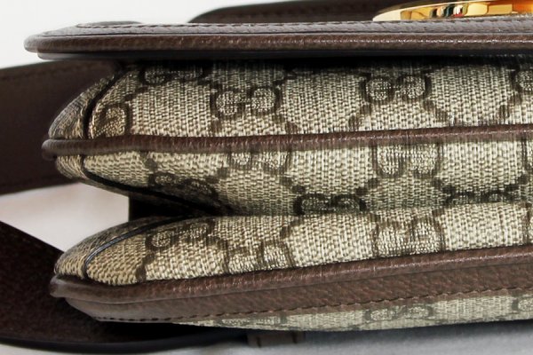 グッチ　ブロンディ ベルトバック 703807 525040 ベージュ／ブラウン　底拡大