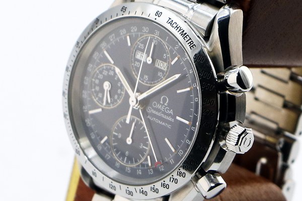 オメガ　スピードマスター　デイデイト　３５２１．８０　青文字盤　サイド拡大