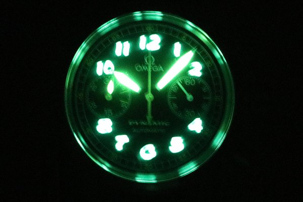 オメガ　ダイナミック　クロノグラフ　５２４０．５０　黒文字盤　ライト暗闇
