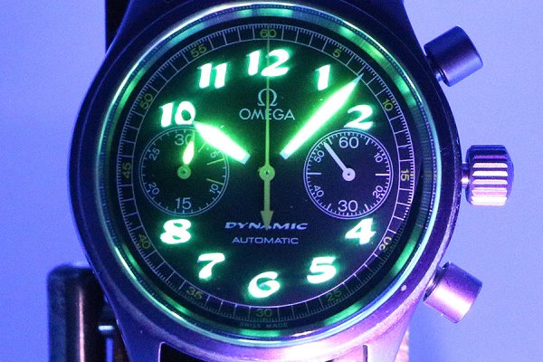 オメガ　ダイナミック　クロノグラフ　５２４０．５０　黒文字盤　ライト