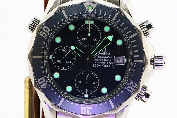 オメガ　シーマスタープロ　クロノグラフ　２５９９．８０　紺文字盤　ライト