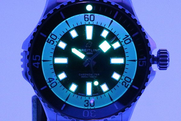 ブライトリング　スーパーオーシャン４６　Ａ１７３７８　黒／白文字盤　ライト