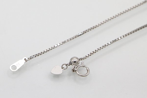 K18WG アレキサンドライトガーネットダイアイリペンダントネックレス 0.94ct 1.60ct 0.38ct 14.20g　留め具外したイメージ