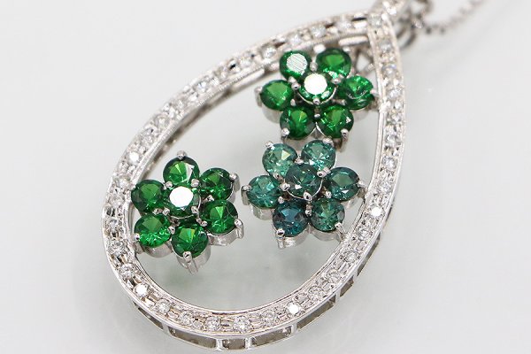 K18WG アレキサンドライトガーネットダイアイリペンダントネックレス 0.94ct 1.60ct 0.38ct 14.20g　拡大