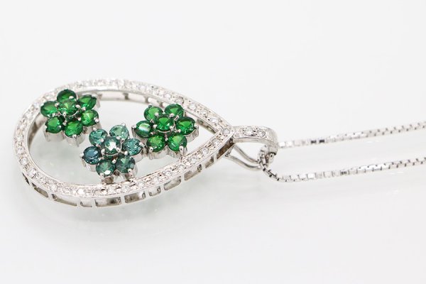 K18WG アレキサンドライトガーネットダイアイリペンダントネックレス 0.94ct 1.60ct 0.38ct 14.20g　サイド