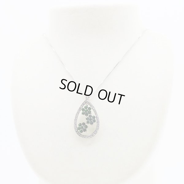 K18WG アレキサンドライトガーネットダイアイリペンダントネックレス 0.94ct 1.60ct 0.38ct 14.20g　装着イメージ