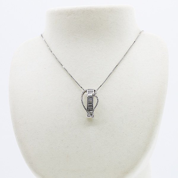 PT900/850 ダイアイリペンダントネックレス 1.50ct 13.20g　装着イメージ