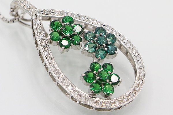 K18WG アレキサンドライトガーネットダイアイリペンダントネックレス 0.94ct 1.60ct 0.38ct 14.20g　サイド